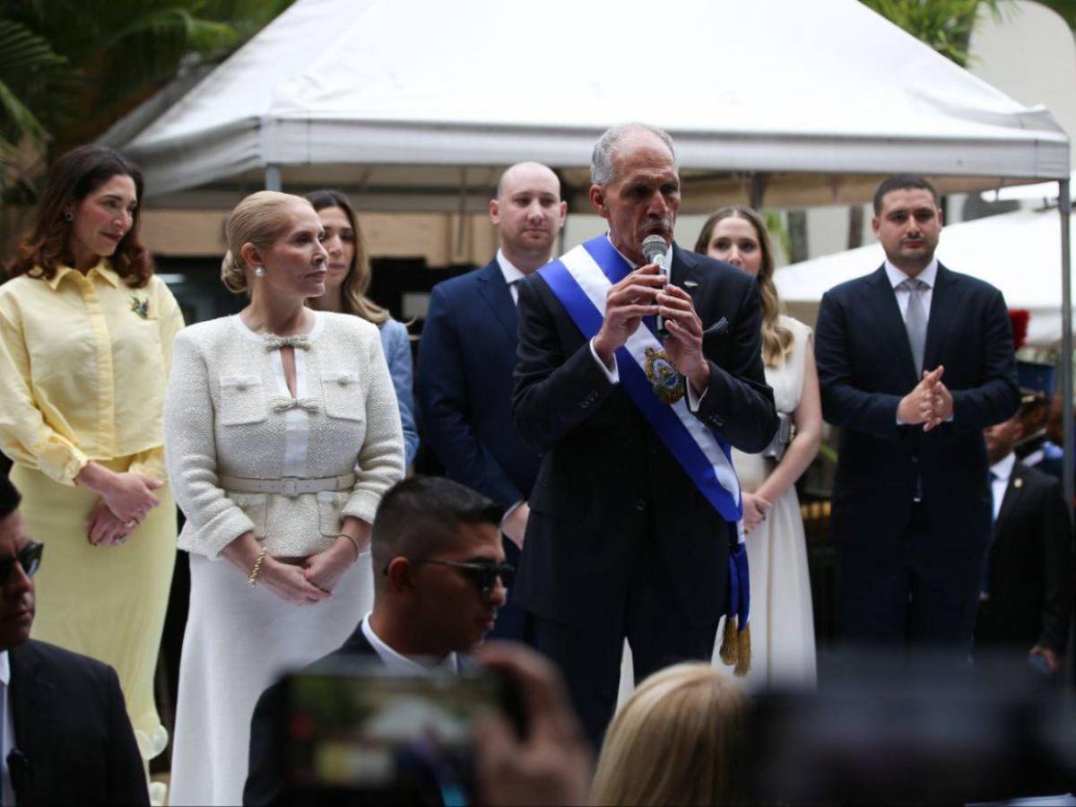 Sin shows culturales ni artísticos: así asumió la presidencia Nasry Asfura