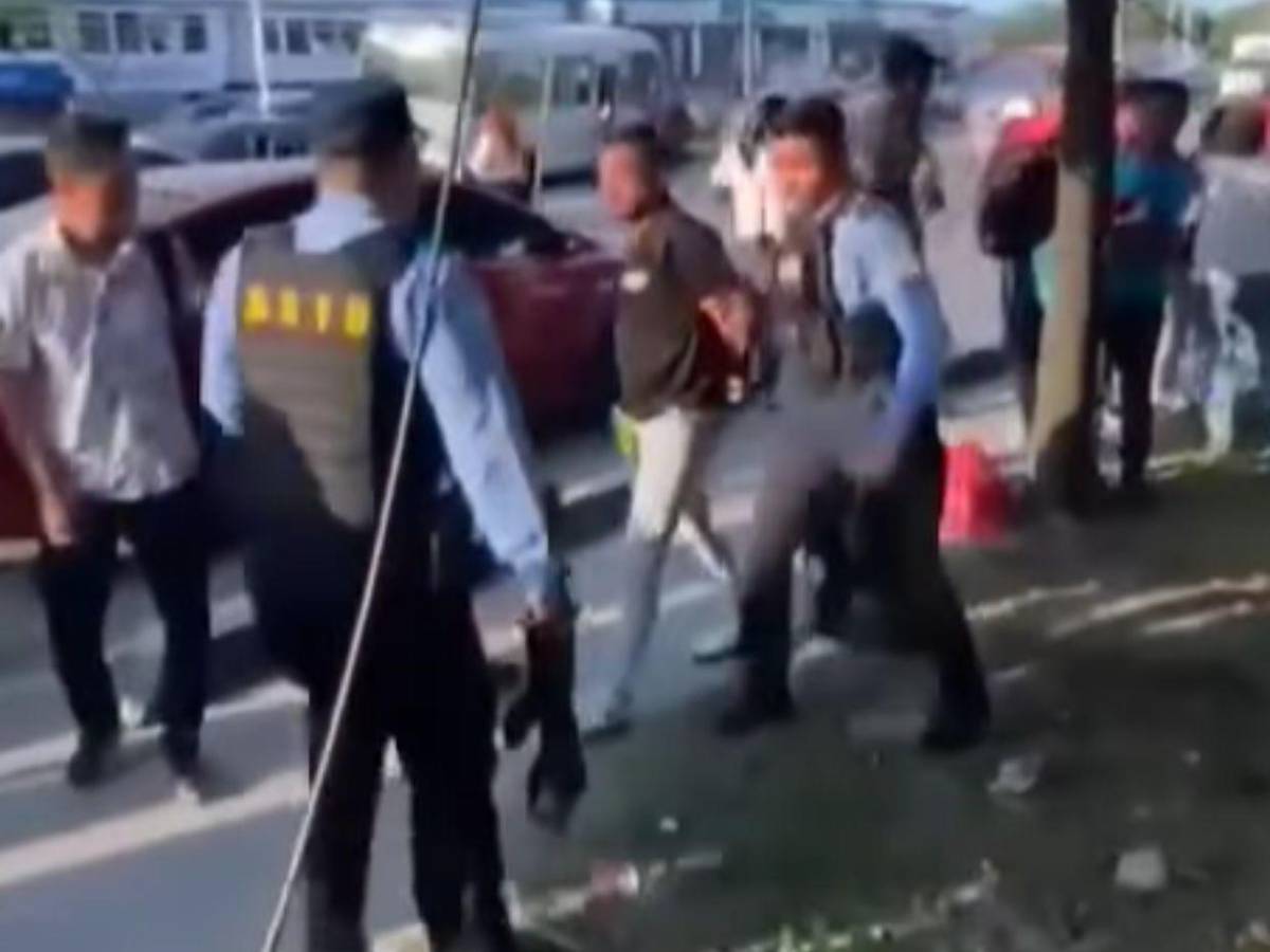 Capturan a tres hombres que asaltaron un bus en San Pedro Sula