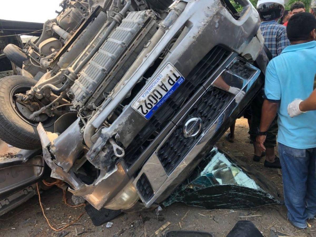 Dos muertos y ocho heridos tras accidente de rapidito en Villanueva, Cortés