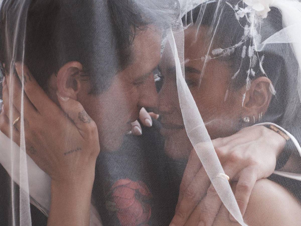 Callum Turner habla por primera vez sobre su boda con Dua Lipa