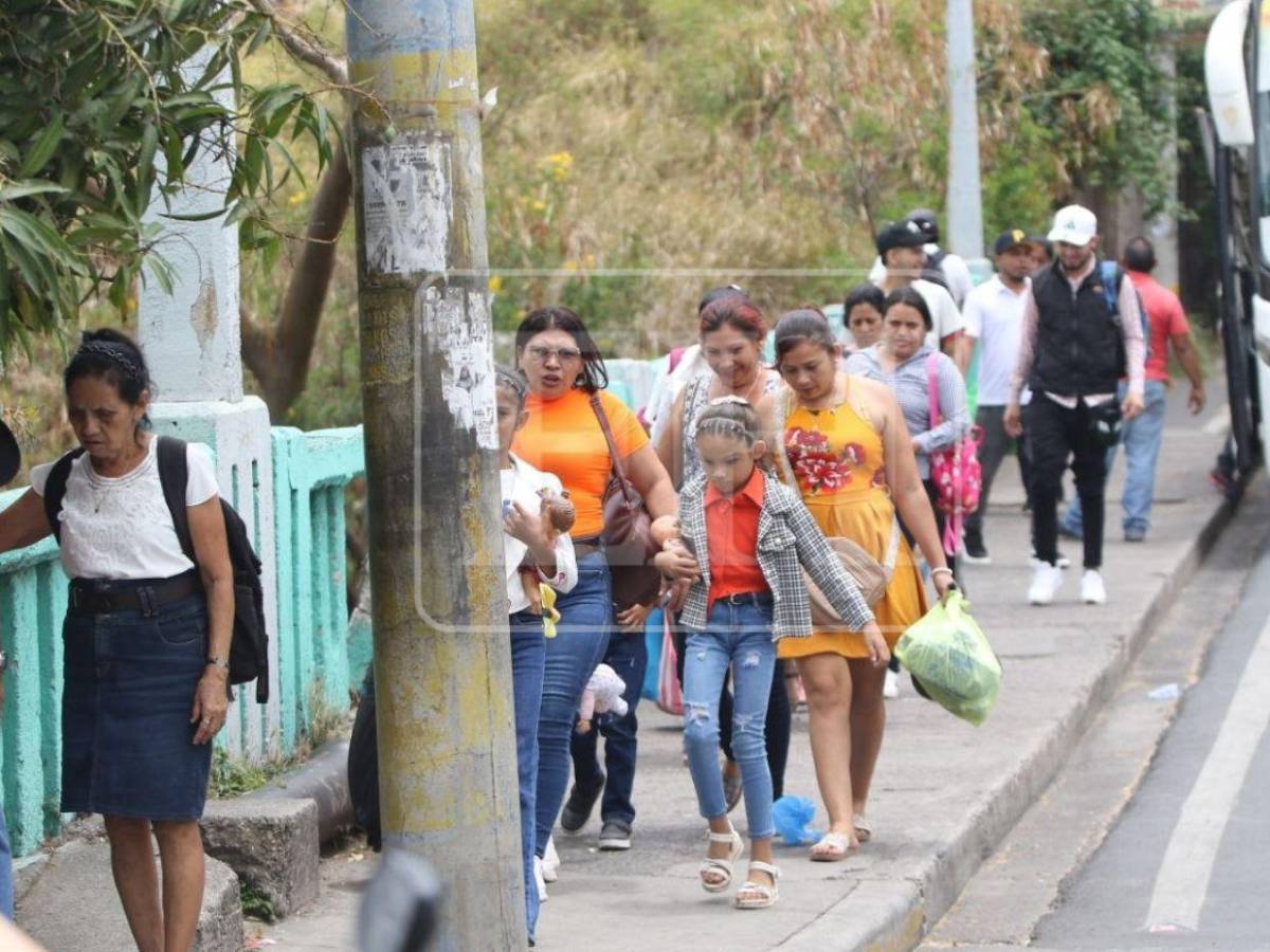 Veraneantes comienzan a salir de Tegucigalpa por la Semana Santa 2026