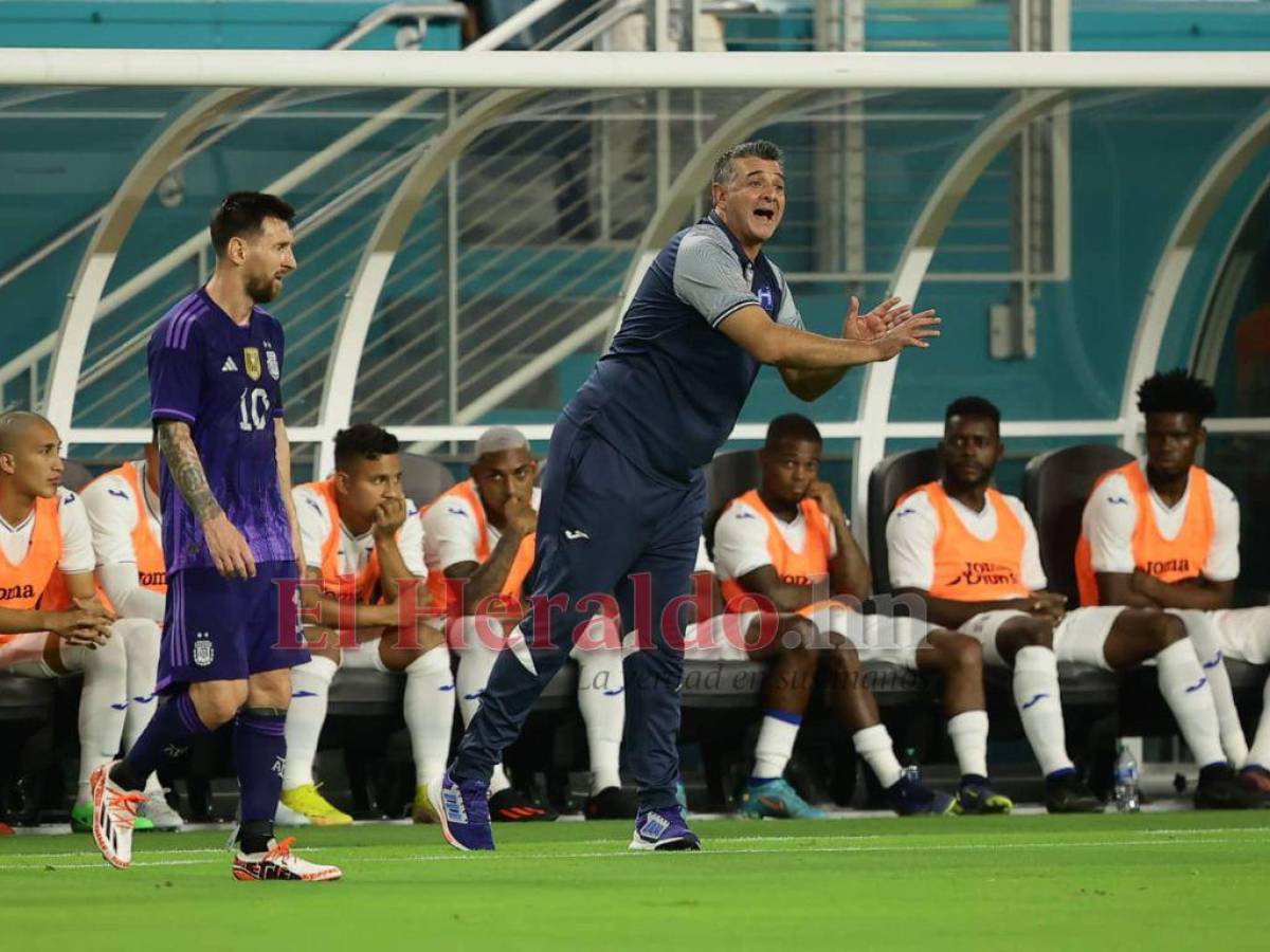 Diego Vázquez compara a Honduras con Italia tras caer 3-0 ante Argentina