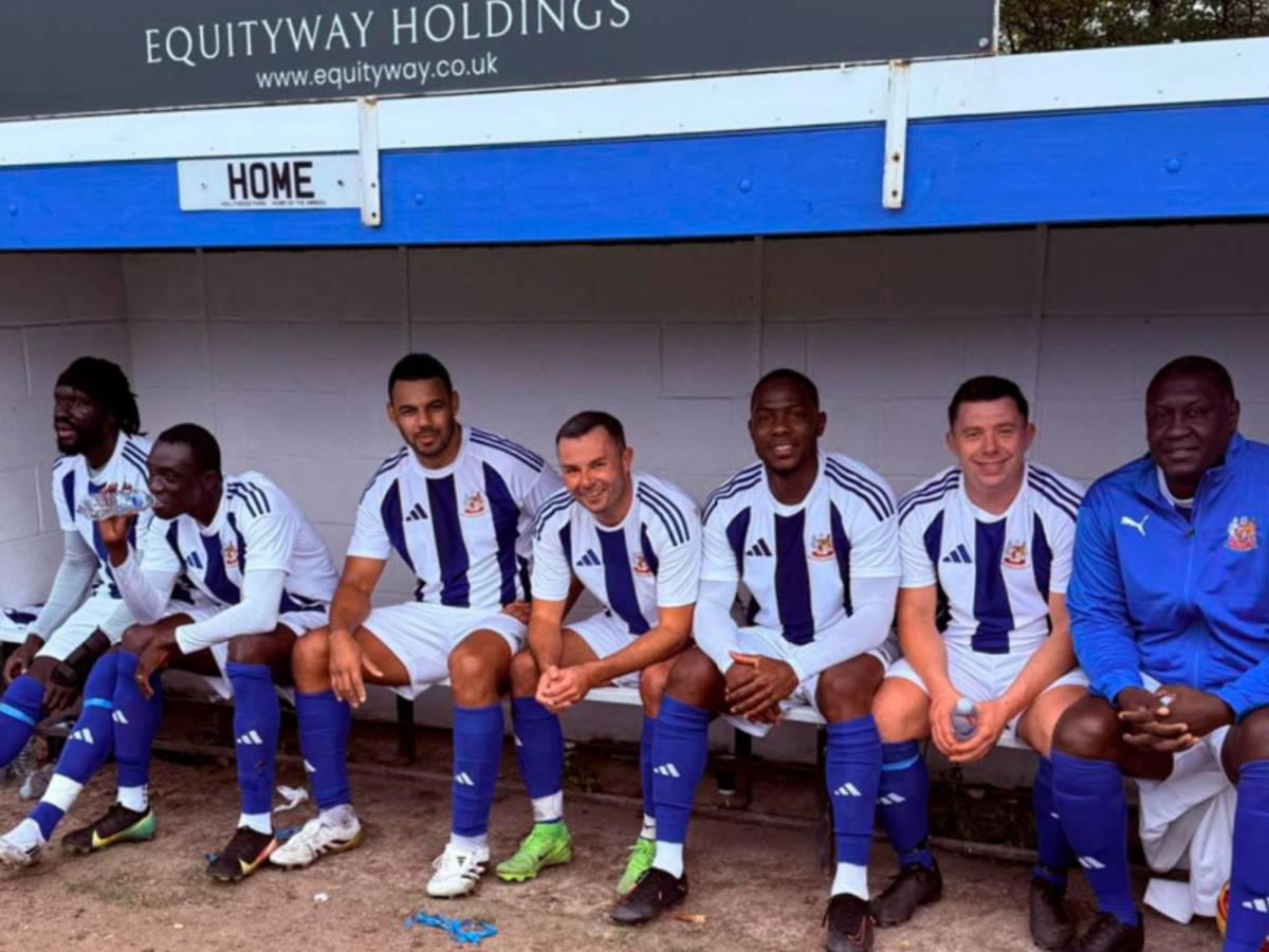 Acompaña a su hijo y a esto se dedica: La nueva vida de Maynor Figueroa en Inglaterra