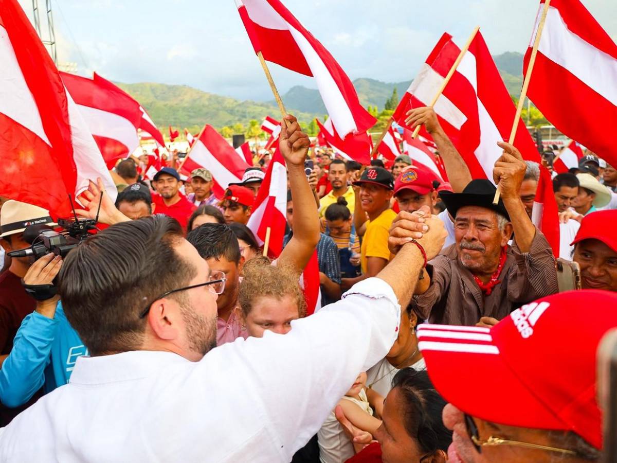 “El Partido Liberal está de pie”: Jorge Cálix en su cierre de campaña