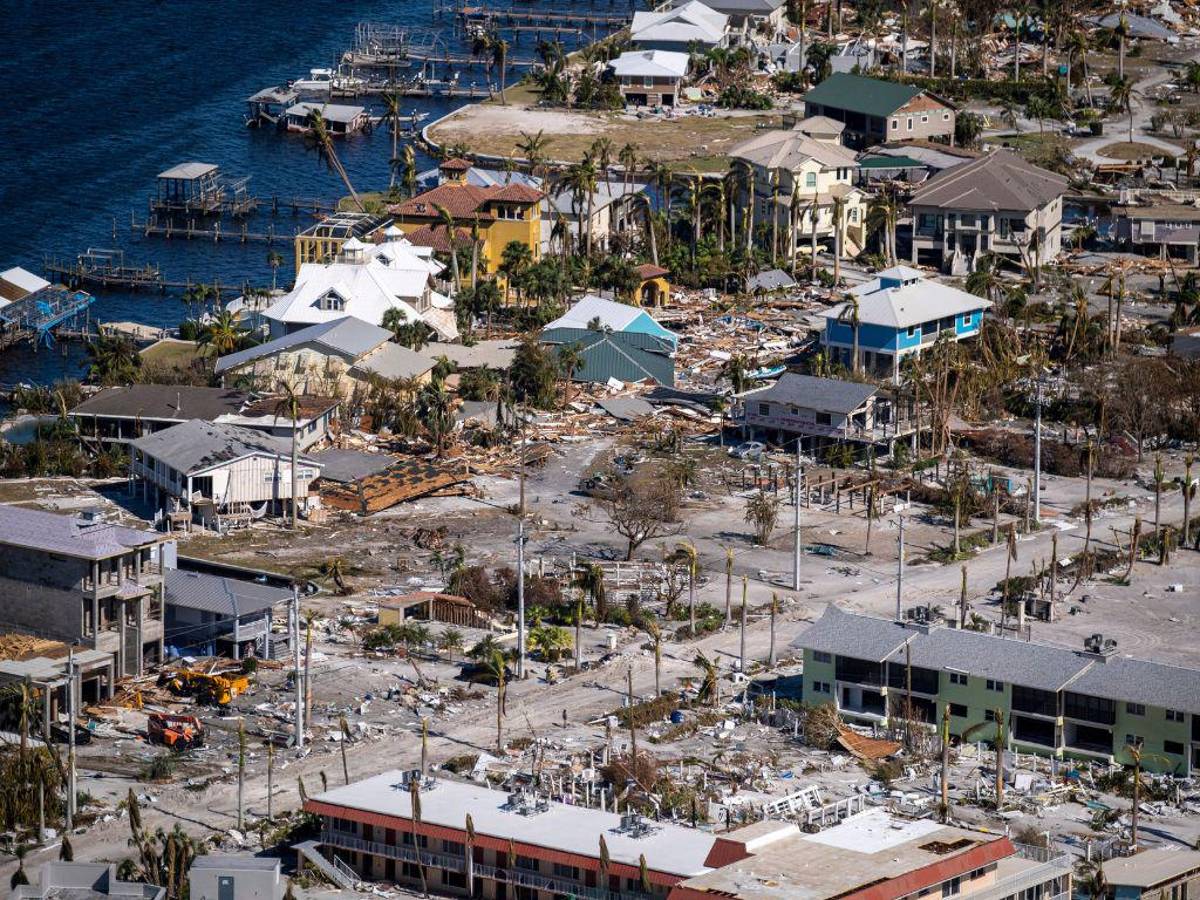 Ian se debilita tras su paso por el sureste de EE UU