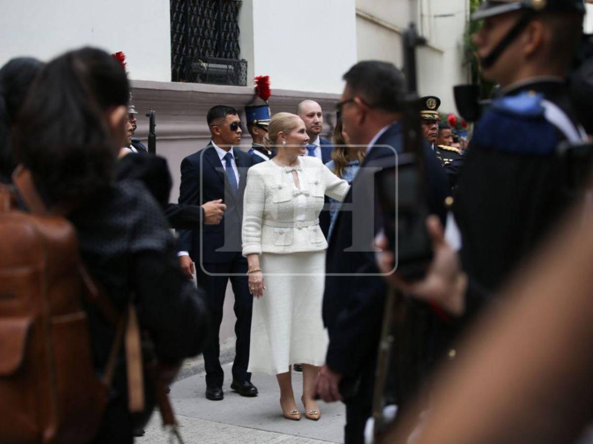 Elegancia y sobriedad: así lució la primera dama, Lissette del Cid de Asfura, en toma de posesión