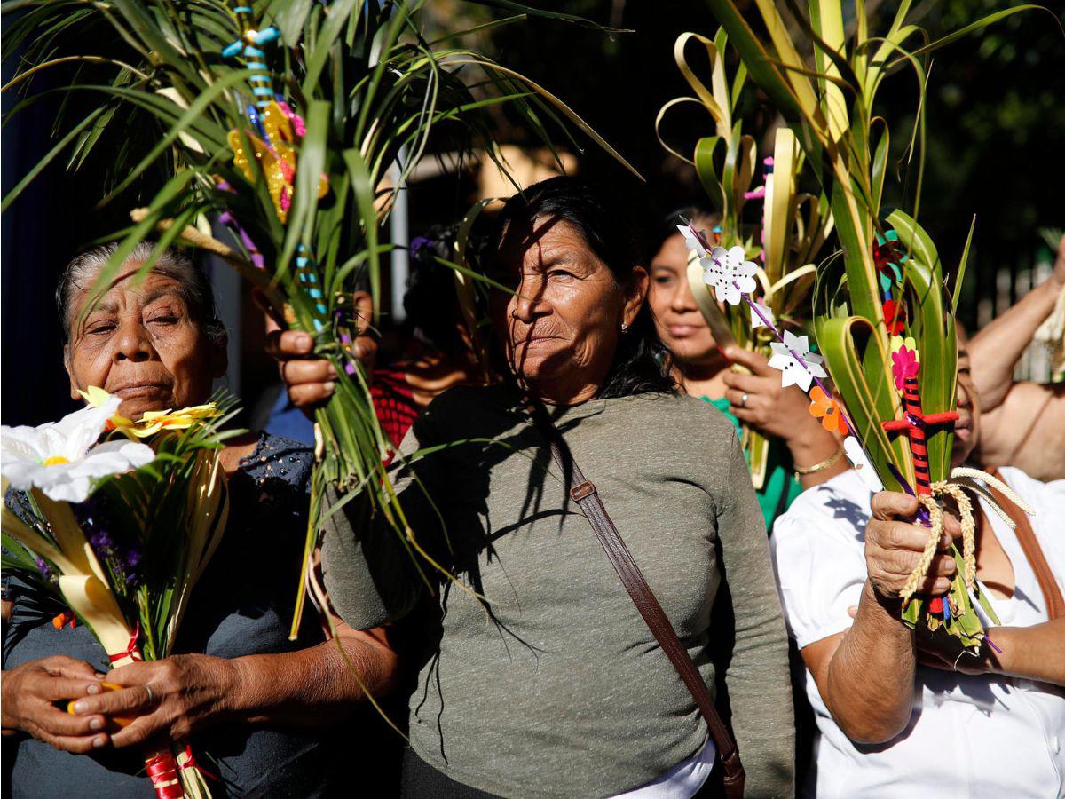 Católicos en El Salvador participan con fe y entrega en el Domingo de Ramos