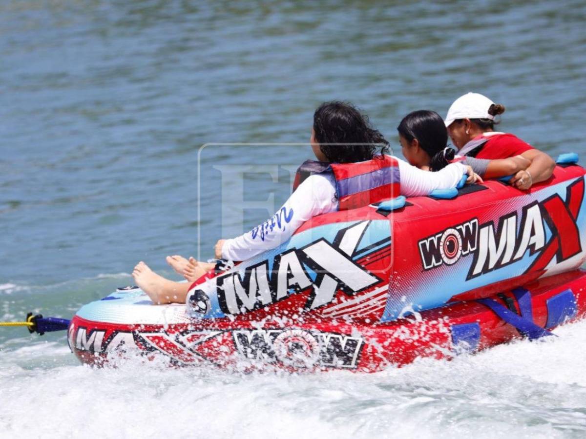 Playas de Omoa se llenan de turistas en plena Semana Santa 2026