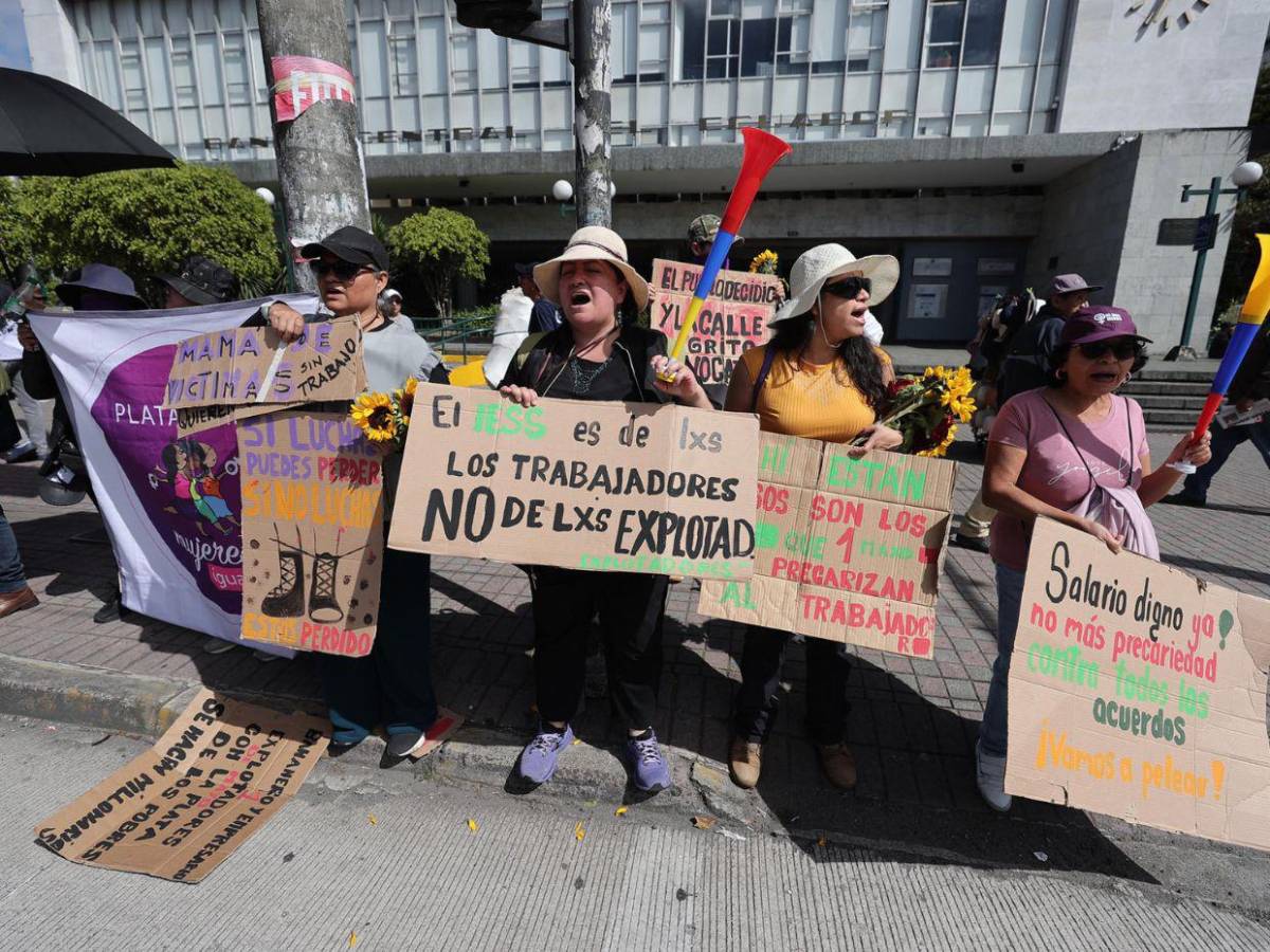 No-boa, Fuera, mentiroso: Ecuador marchan contra la precarización laboral de Daniel Noboa