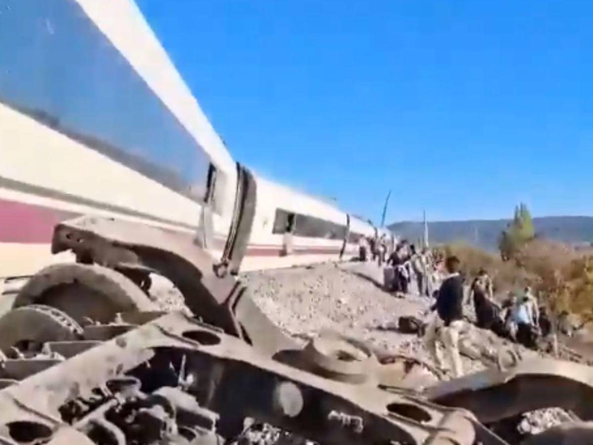 Las primeras imágenes de accidente de trenes en Toledo, que ya deja unos 64 muertos