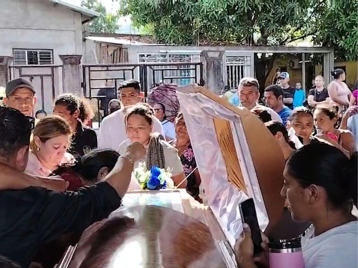 Tristeza y dolor: Así despidieron a José Torres, joven arrollado por un rapidito en Cortés