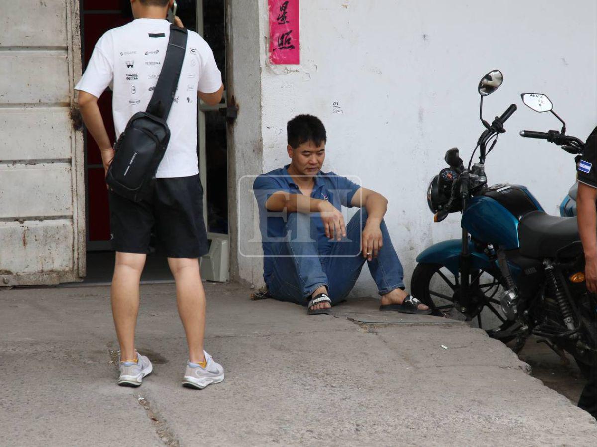 Le disparó en la cabeza: guardia mató a adolescente chino dentro de su negocio en la 21 de Febrero