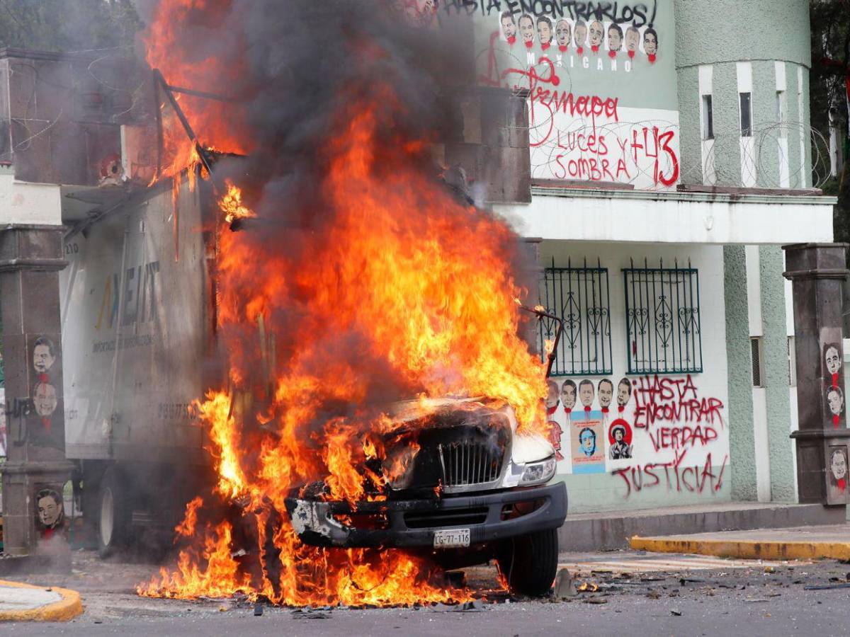 Impactantes imágenes del camión incendiado en Ciudad de México