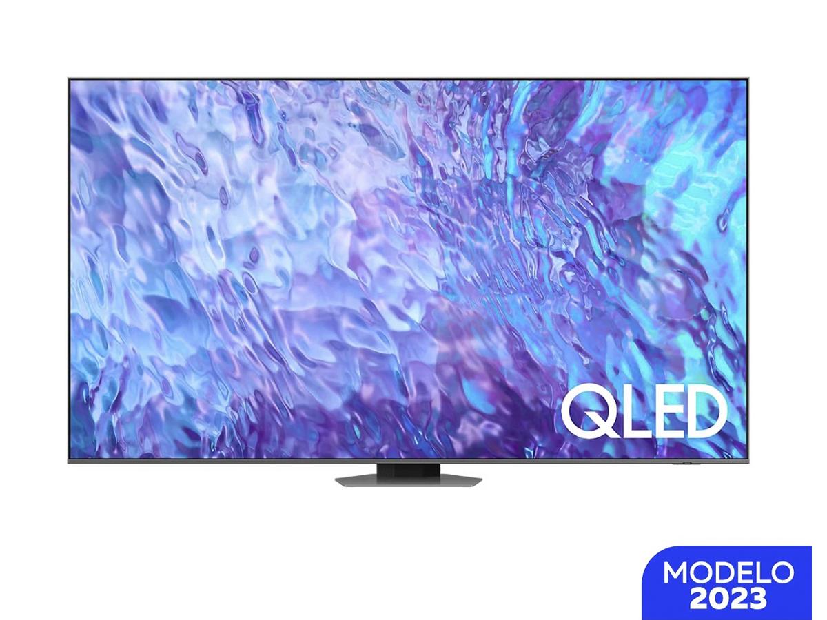 <i>Descubre la perfección visual con el Smart TV Samsung 98” QLED 4K: imágenes más reales, gracias a su tecnología de optimización de profundidad.</i>