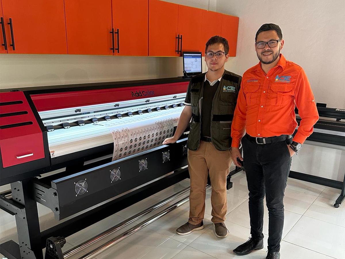 <i>Maquinaria moderna destinada al desarrollo y la innovación de emprendimientos del país.</i>