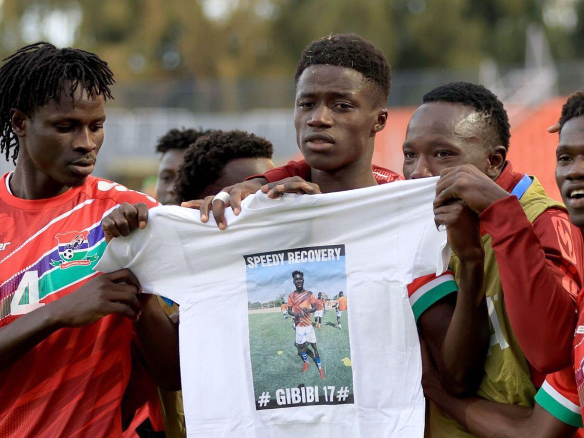 El conjunto de Gambia celebró el gol deseando la recuperación de un compañero.