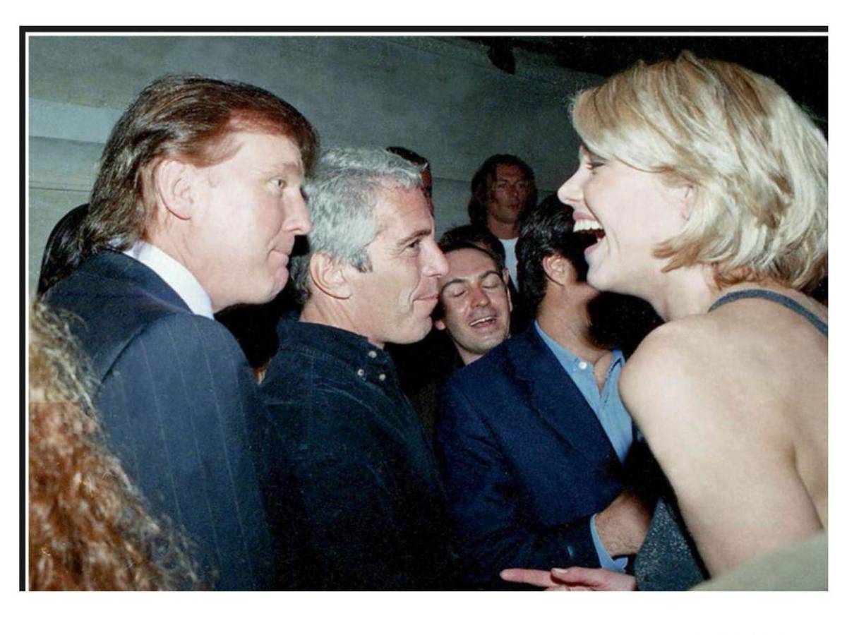 Rodeado de mujeres y preservativos: las fotografías de Trump y el caso Epstein