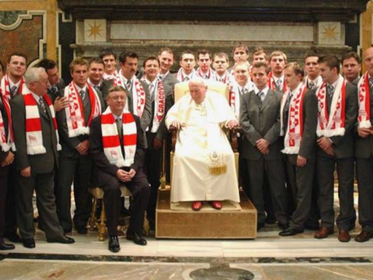 Los equipos de fútbol favoritos de los papas; revelan el de León XIV