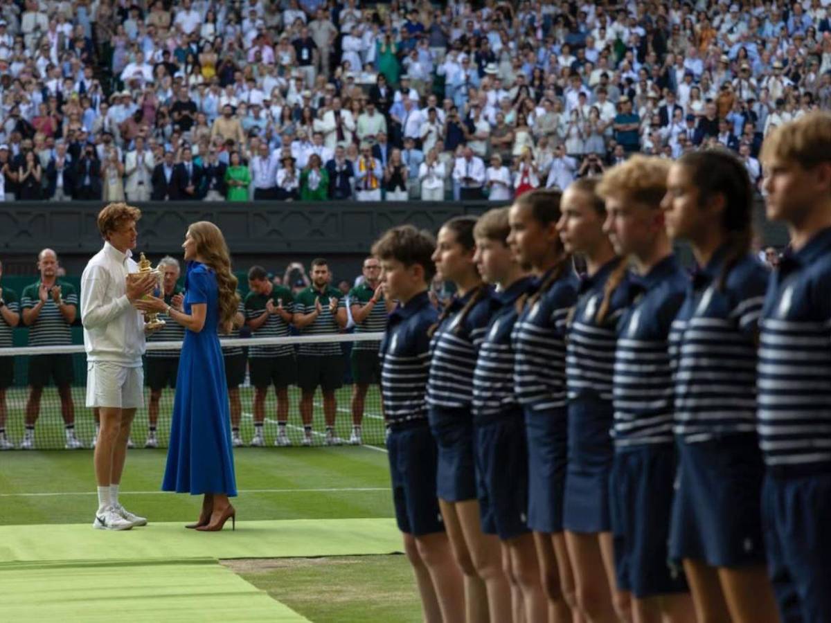 Las 12 fotos con las que William y Kate Middleton despiden el año de su regreso público