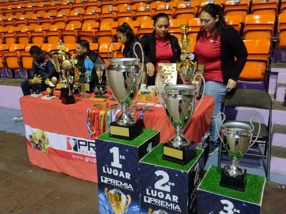 Trofeos relucientes esperan a campeones de la Vuelta EL HERALDO 2025