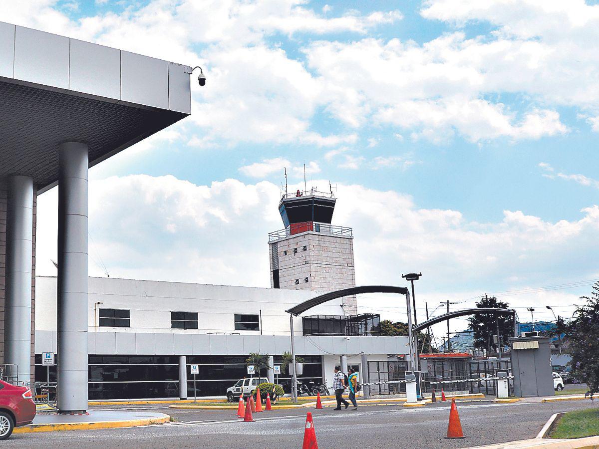Gobierno retoma el control del Aeropuerto Toncontín