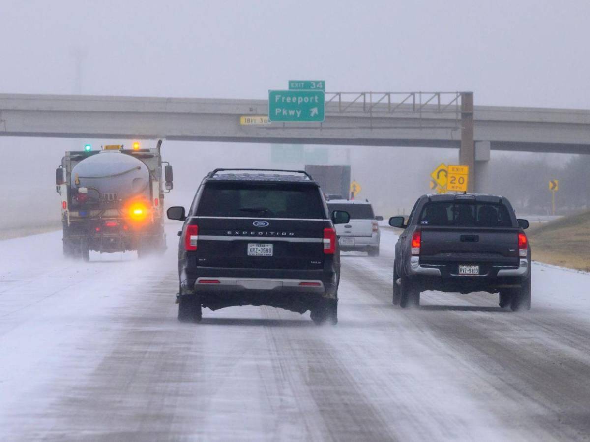 Texas sufre las inclemencias de la tormenta invernal que azota Estados Unidos