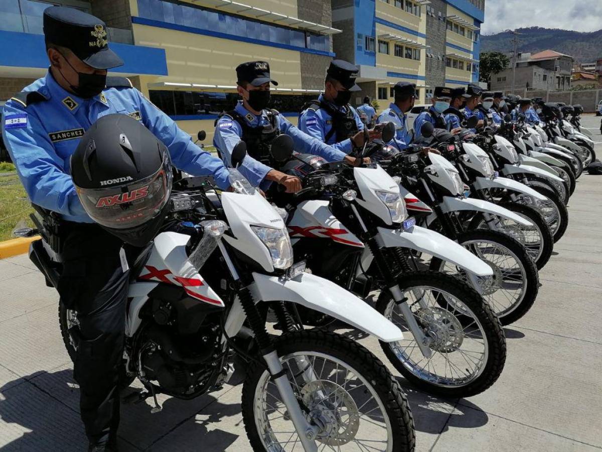 Embajada de EEUU entrega 25 motocicletas para operaciones a la Policía Nacional