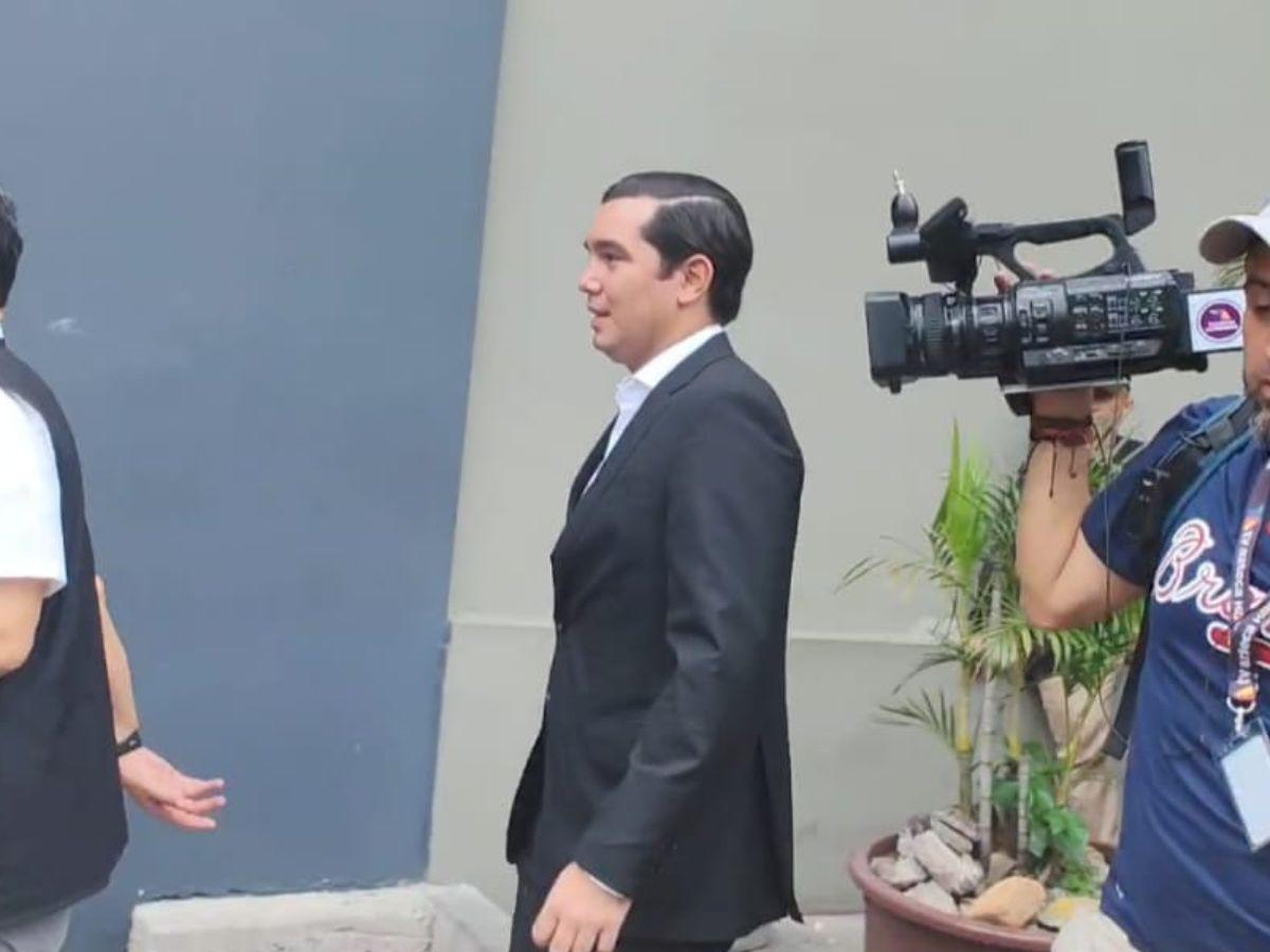 Difamación y calumnias: ¿Qué dijo Nasralla para que Octavio Pineda y Carla Paredes lo denunciaran?