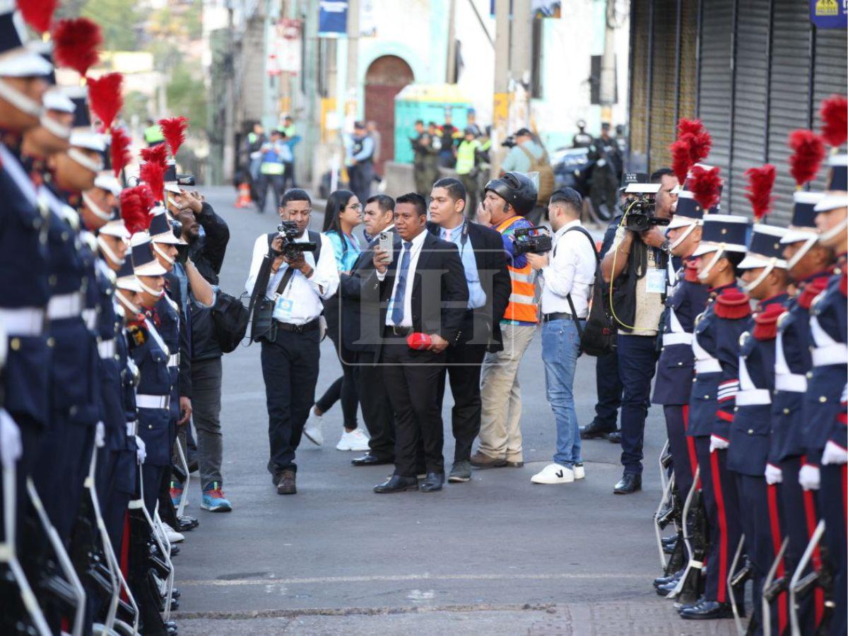 “Sí se pudo”: ambiente festivo rodea el CN a minutos de toma de posesión de Asfura