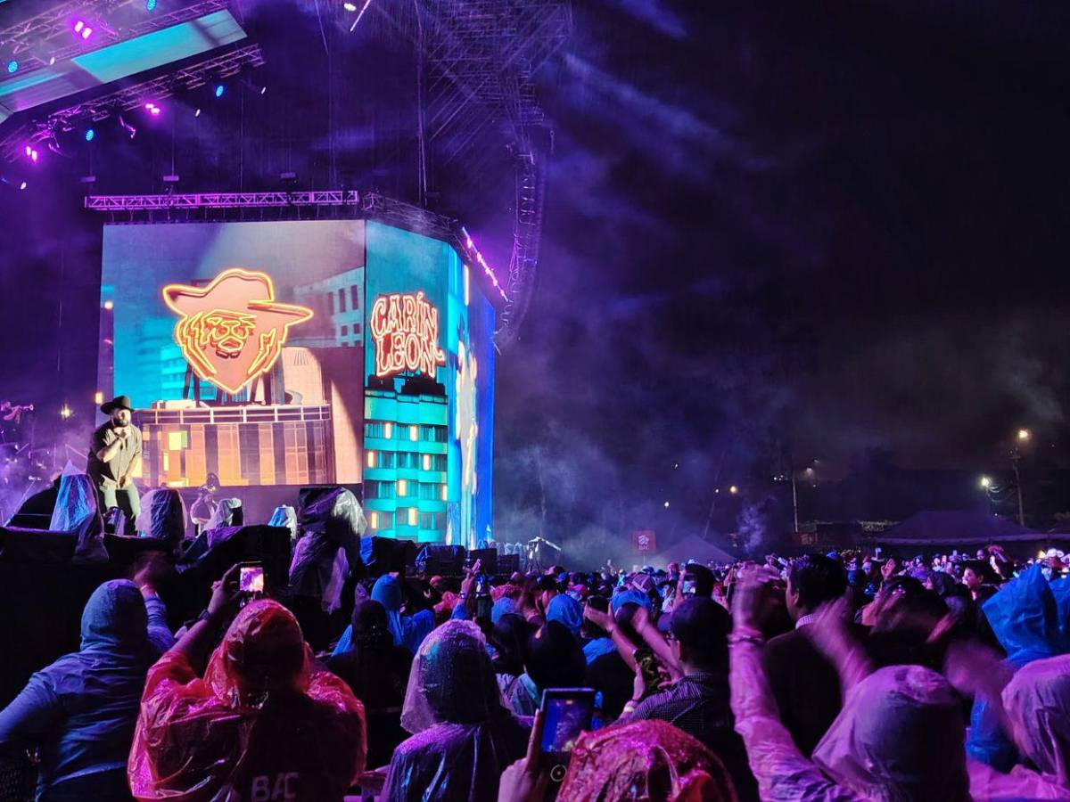 Las mejores imágenes que dejó el concierto de Carín León en Tegucigalpa