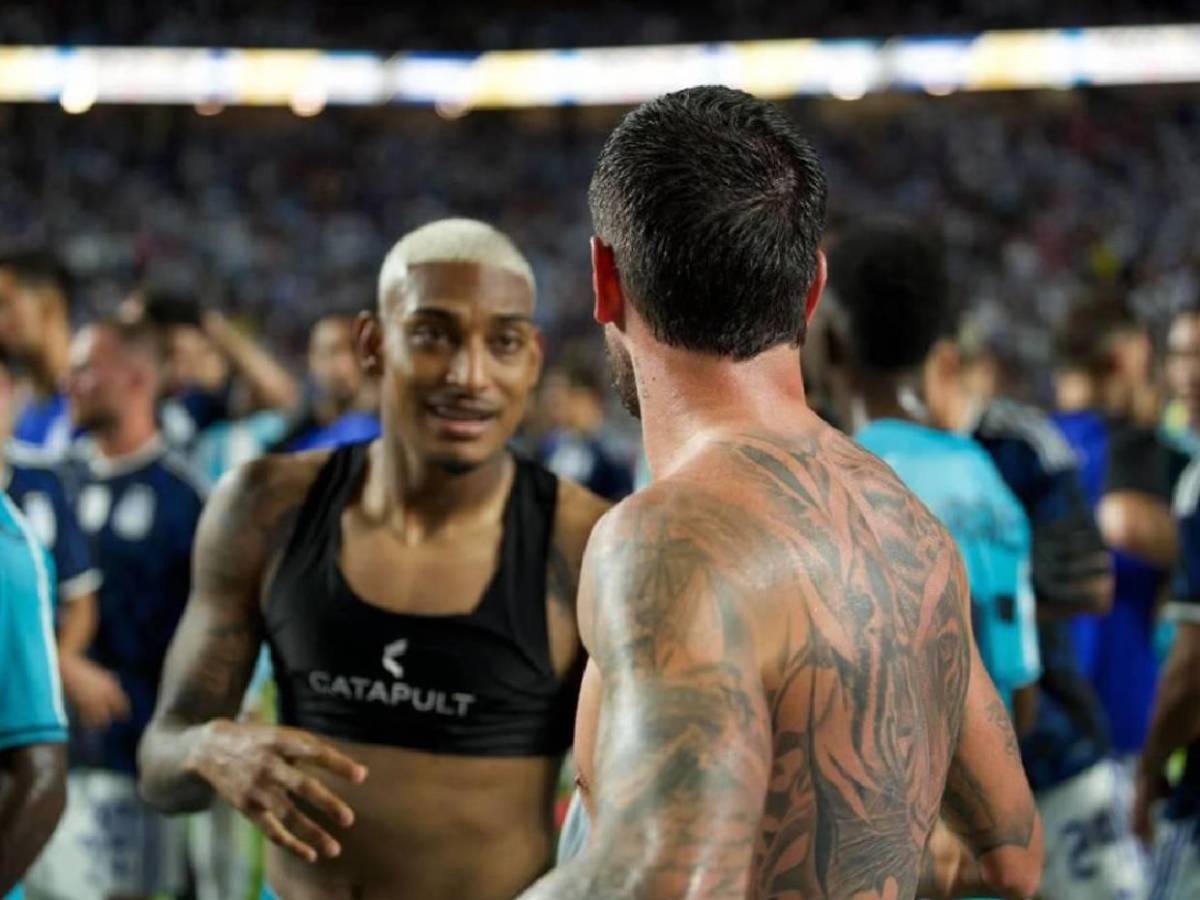 Messi sorprende a jugador hondureño y le da el regalo que todos querían