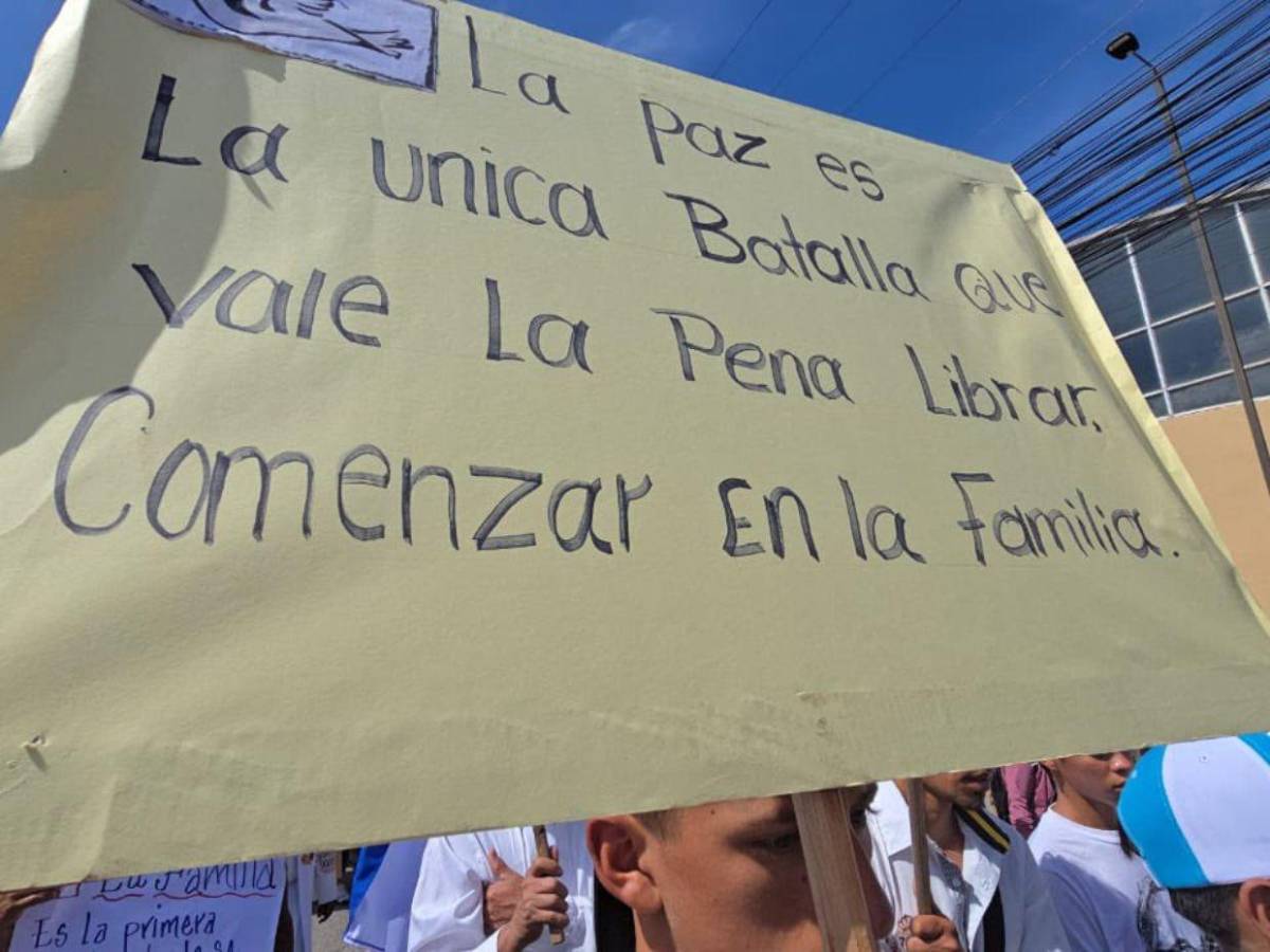 Comayagua da inicio a la histórica Caminata por la Paz convocada por iglesias