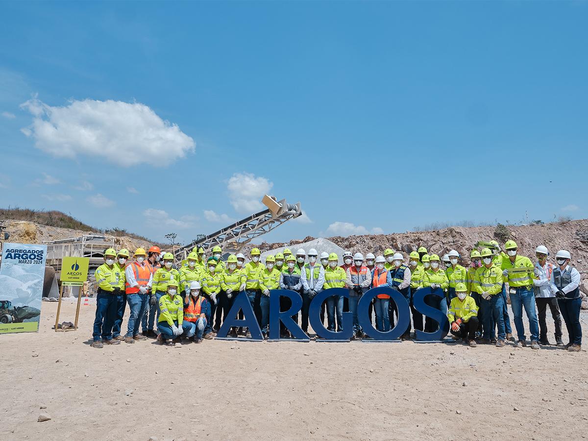 <i>La inauguración de la nueva línea de agregados de Argos contó con la presencia de invitados especiales.</i>