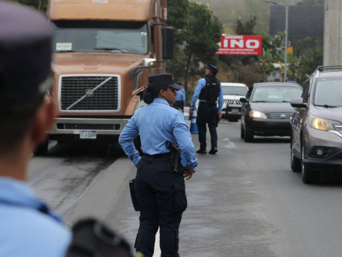 Largas filas en salida al norte por salida de últimos  vacacionistas