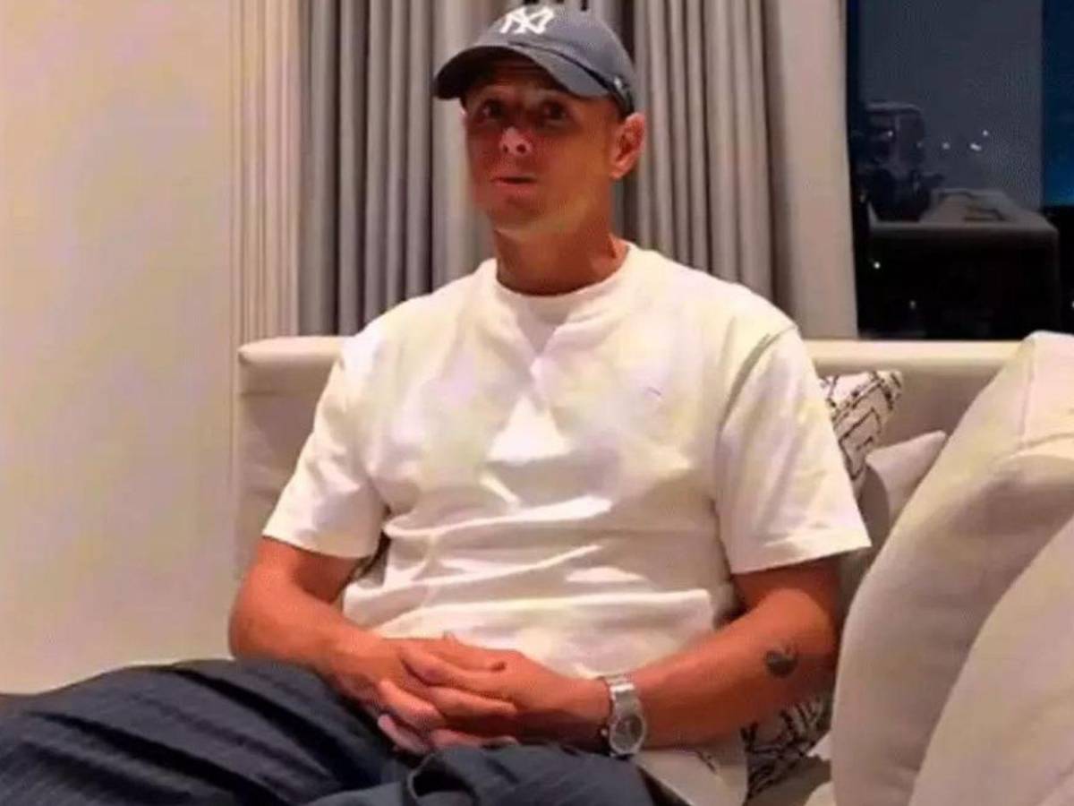 ¿Está bien de la cabeza? Chicharito Hernández en líos en México por comentarios sexistas