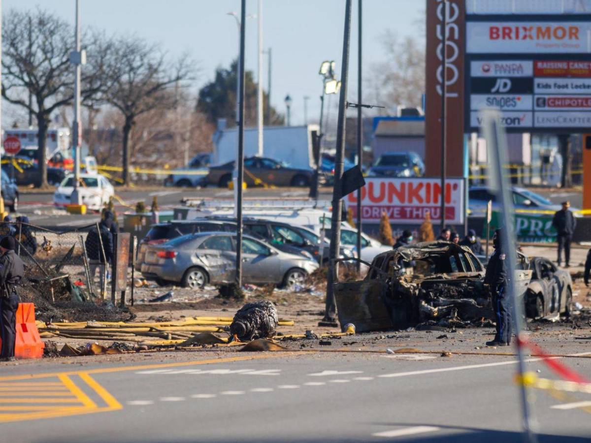 Las impactantes imágenes de la zona dónde cayó avión en Filadelfia; suma 7 muertos