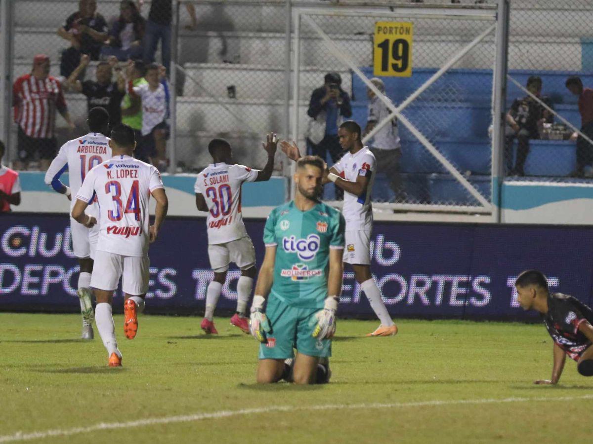 Con un hat-trick de Bengtson, Olimpia arrolla 6-2 al Vida y es más líder que nunca