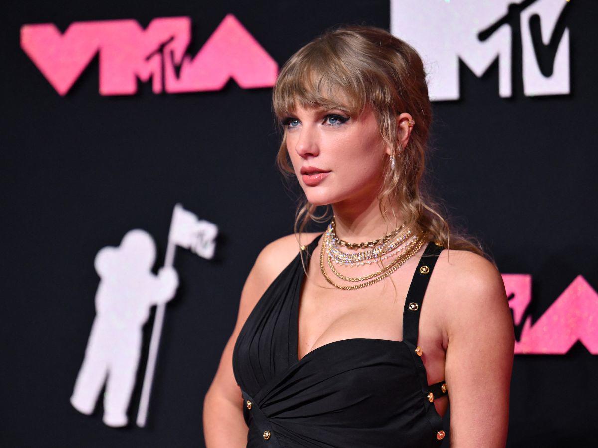 Taylor Swift y Shakira deslumbran en los MTV Video Music Awards