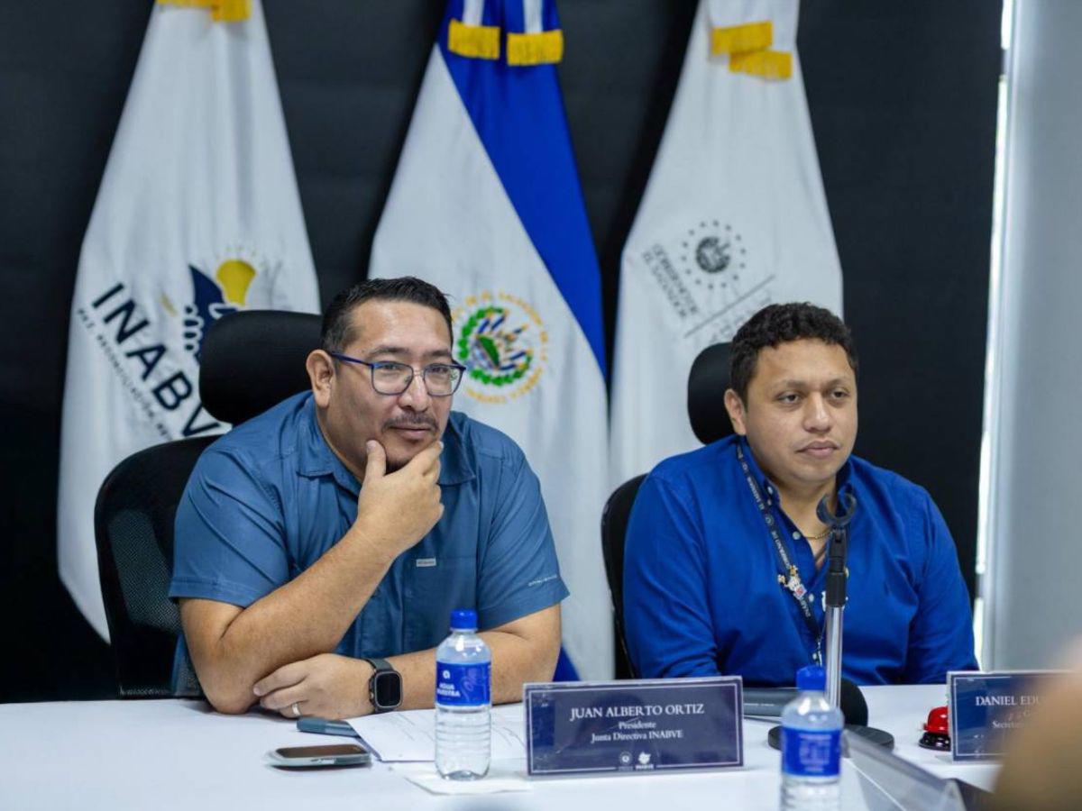 Capturan a hondureño, funcionario de Bukele, con $60 mil en frontera de Valle