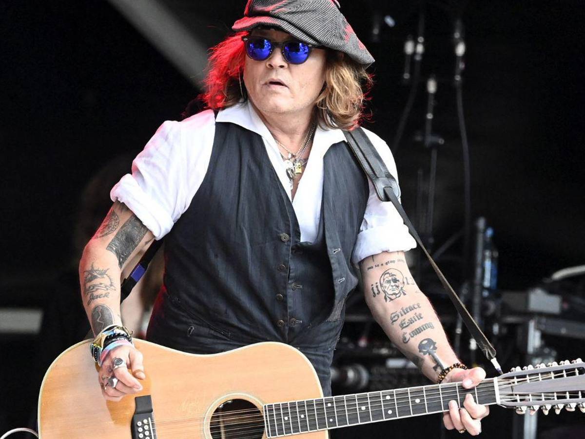 Captan a Johnny Depp con una mujer en Italia ¿Un nuevo amor?