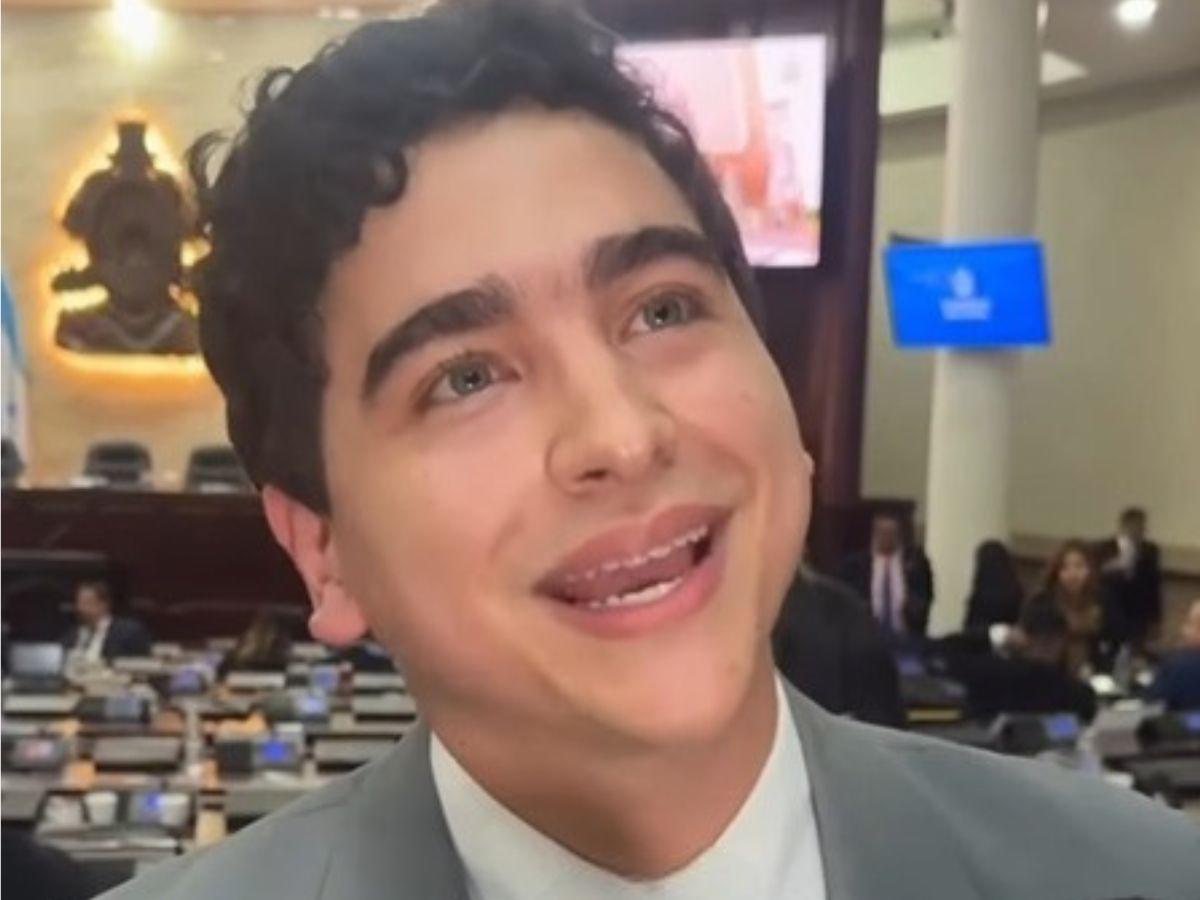 El diputado más joven: así es Javier Vaquero, de 23 años, abogado e hijo de ministro