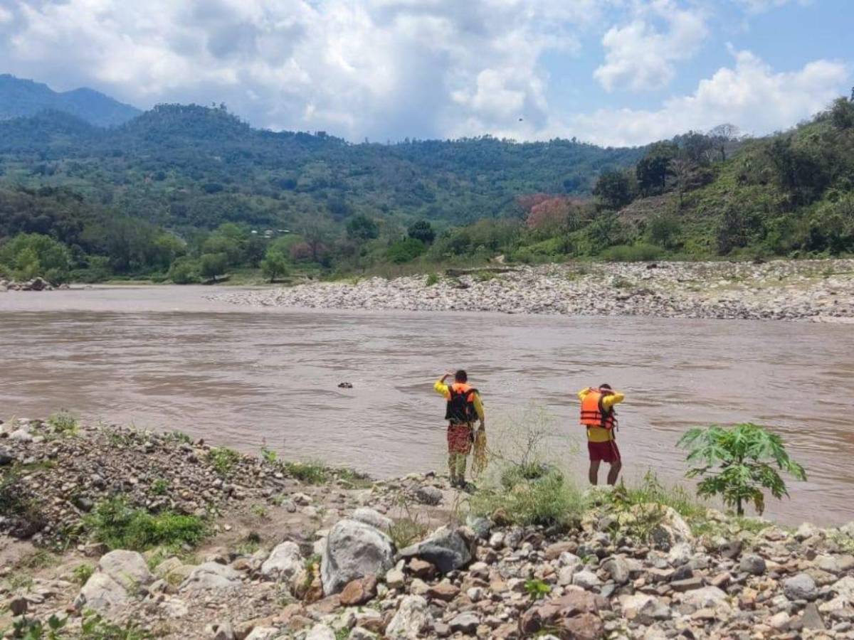 Daniel Caballero intentó cruzar el río Ulúa nadando y se ahogó en Chinda, Santa Bárbara
