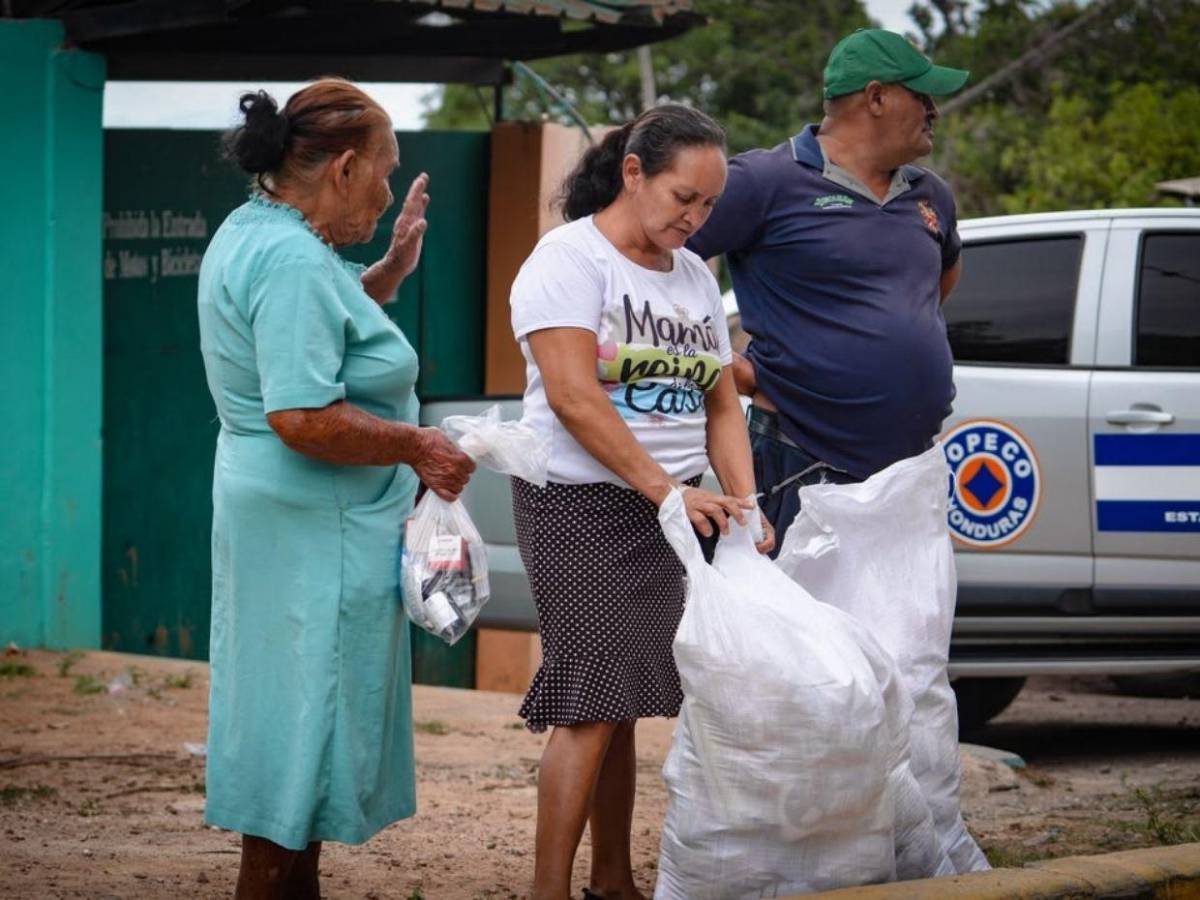 Entre 80 mil y 100 mil sacos: gobierno comienza a distribuir alimentos a zonas afectadas por la sequía