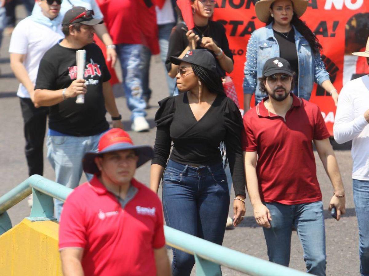 Entre consignas y sonrisas: ellas brillaron en la marcha del Día del Trabajador en la capital