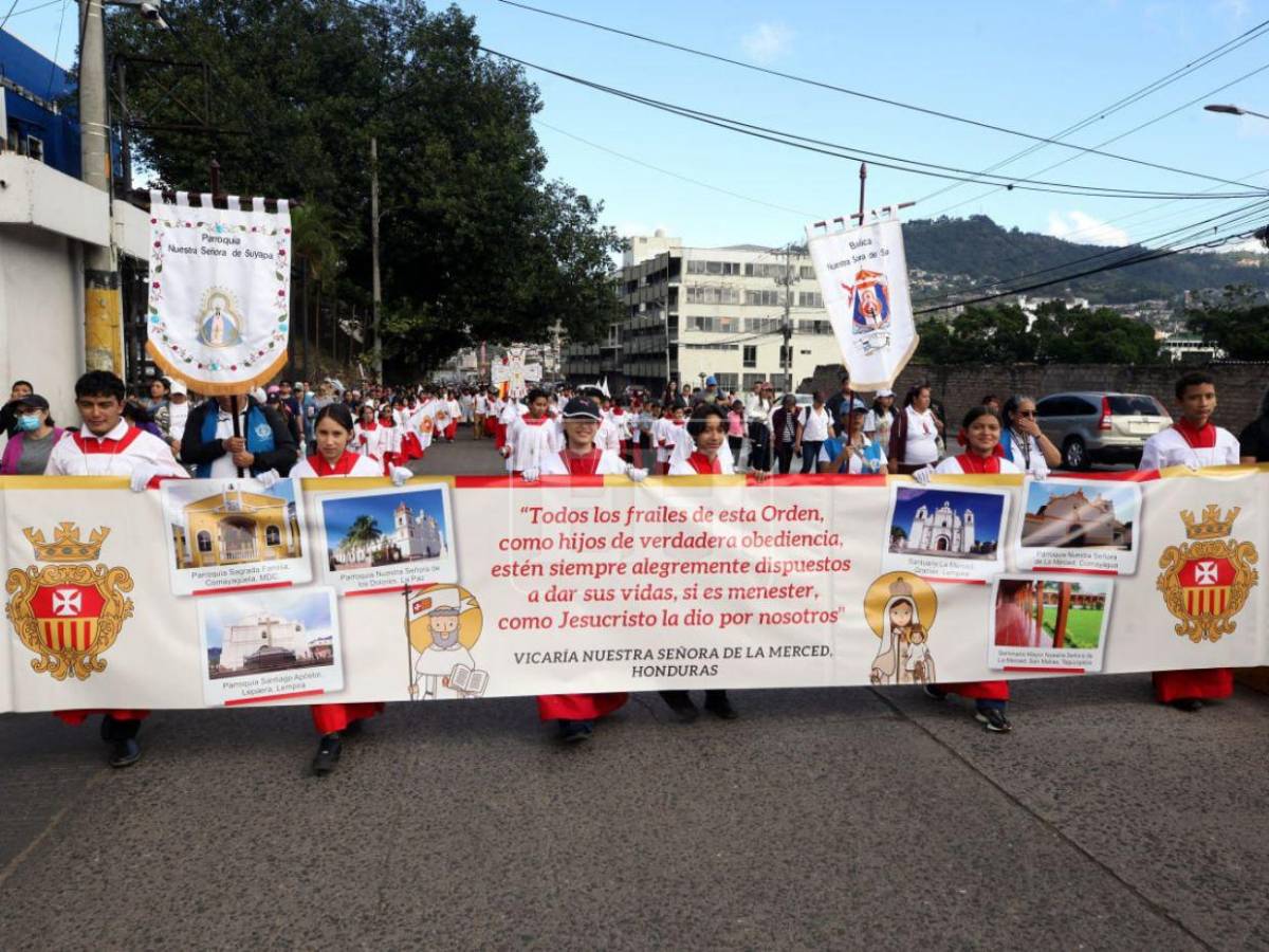 Así se lleva a cabo la peregrinación de la Vigen de Suyapa en la capital