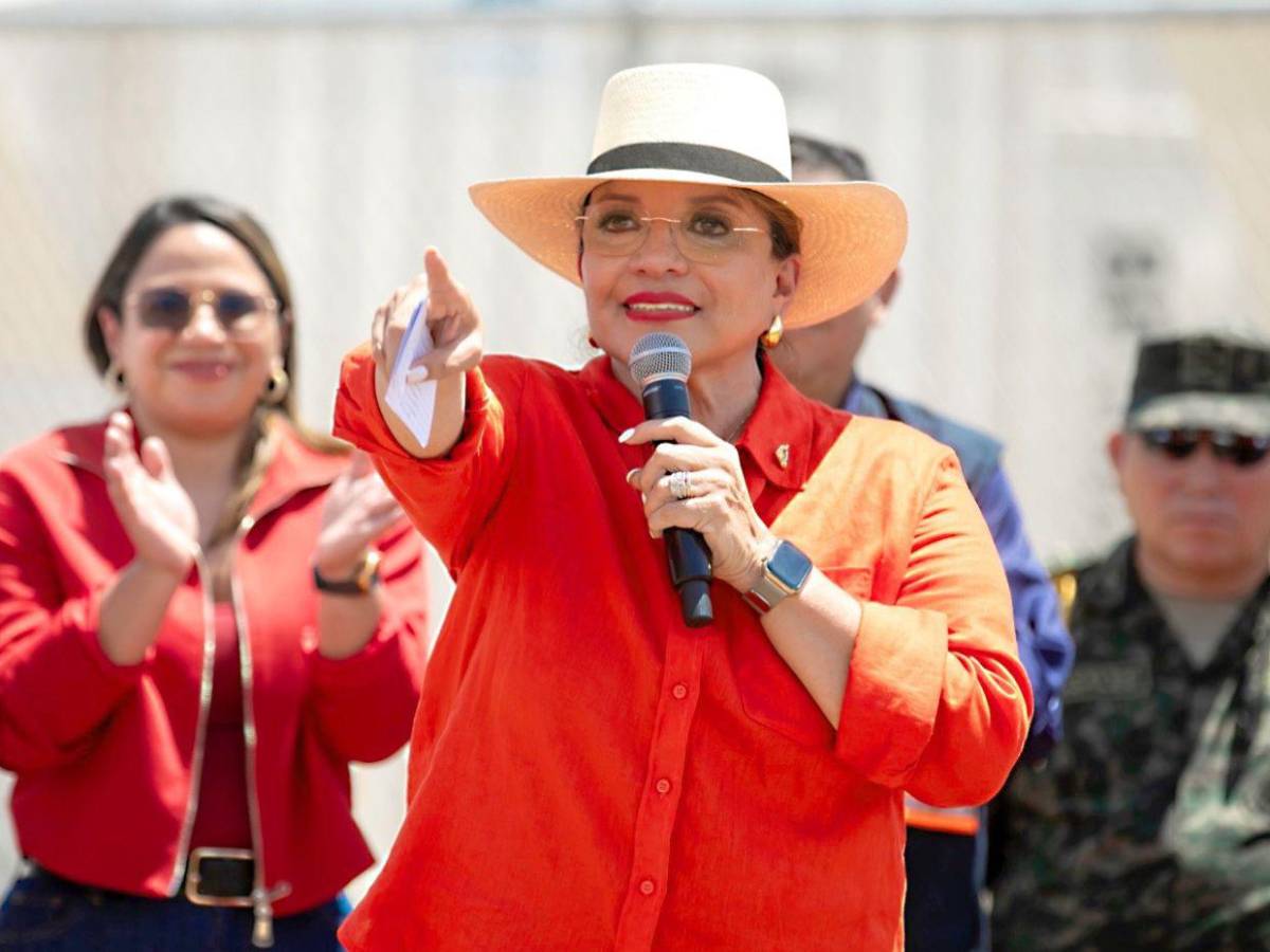 Revelado: Lo que hizo Xiomara Castro y Roberto Contreras para juego de tiktokers vs El Salvador