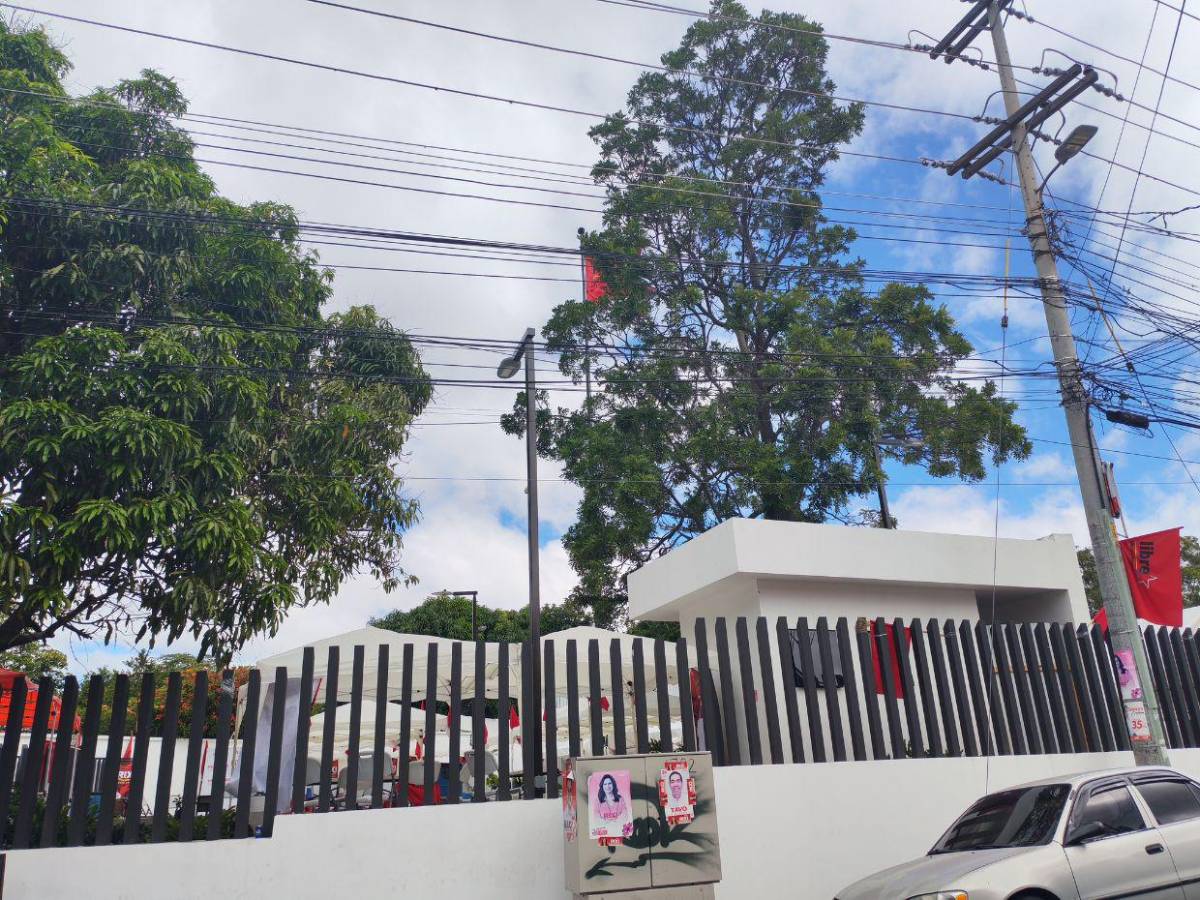 Completamente desolada: Así luce la sede de Libre este lunes 1 de diciembre