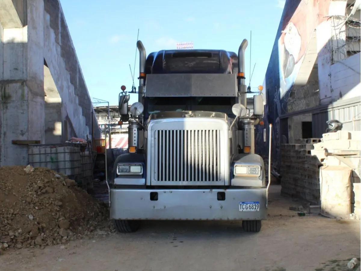 Comienzan a instalar butacas  en el Estadio Nacional de Tegucigalpa