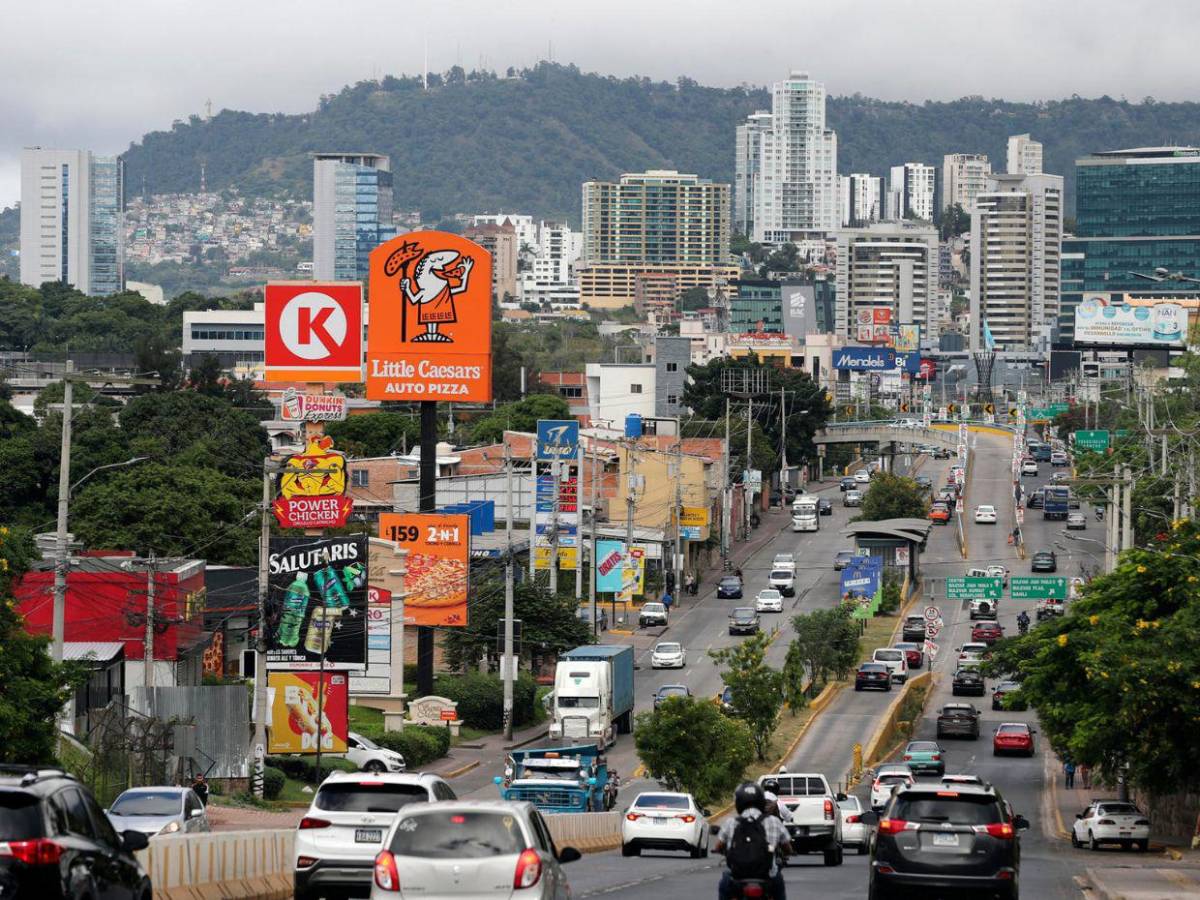 Empleo informal, pobreza y deudas: el panorama económico que recibirá el próximo gobierno