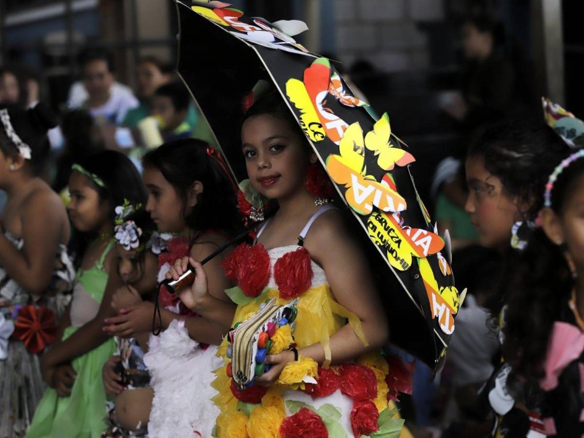 Disfraces, contacto con la tierra y juegos marcan tercera semana de Escuelas Amigables